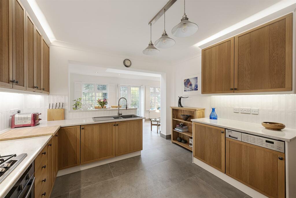 Additional image 5 of Cross Way, Harpenden