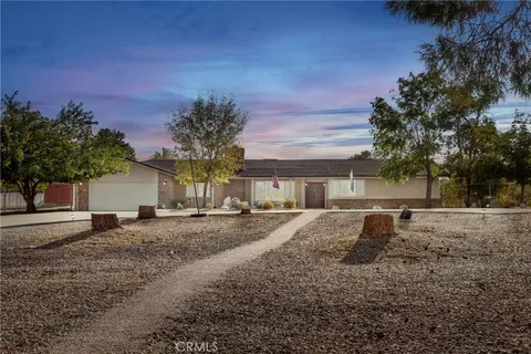 19425 Yanan Road, Apple Valley, CA 92307