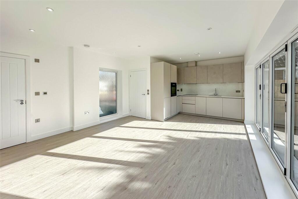 Additional image 3 of West Avenue, St Albans, Herts, AL2