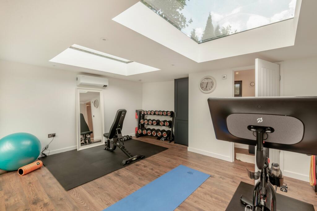 Additional image 14 of Batchwood Drive, St. Albans, Hertfordshire