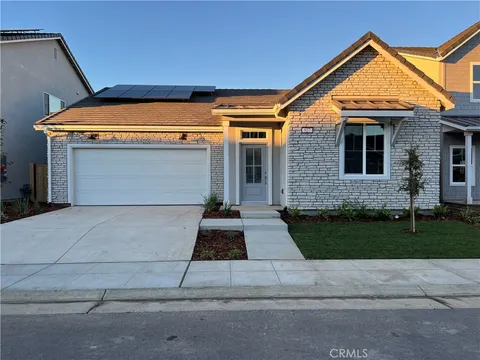 Primary image of 927 Kelso Avenue, Clovis, CA 93619