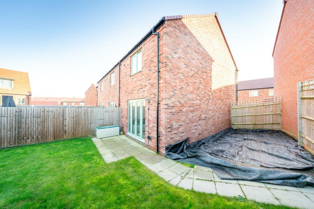 Additional image 18 of Kestrel Way, St. Albans