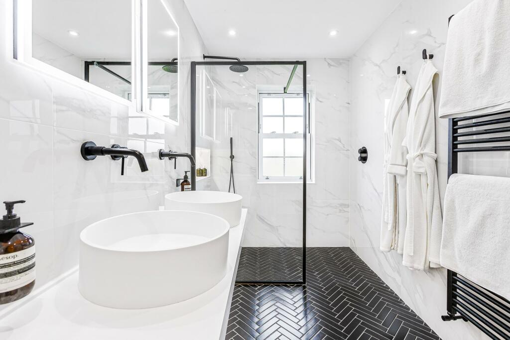 Additional image 36 of Lake View, Frogmore, AL2