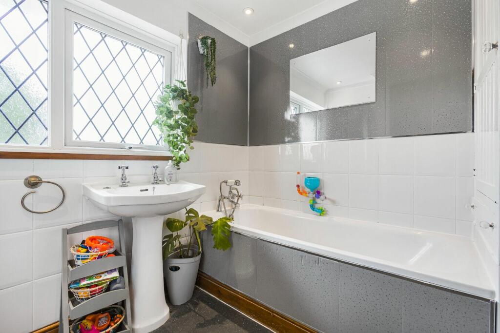 Additional image 24 of Puttocks Drive, Welham Green,  AL9 7LW