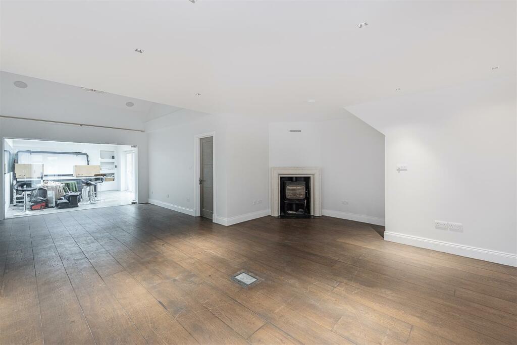 Additional image 7 of Burston Drive, Park Street, St. Albans