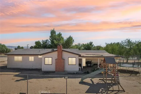 21216 Sitting Bull Road, Apple Valley, CA 92308
