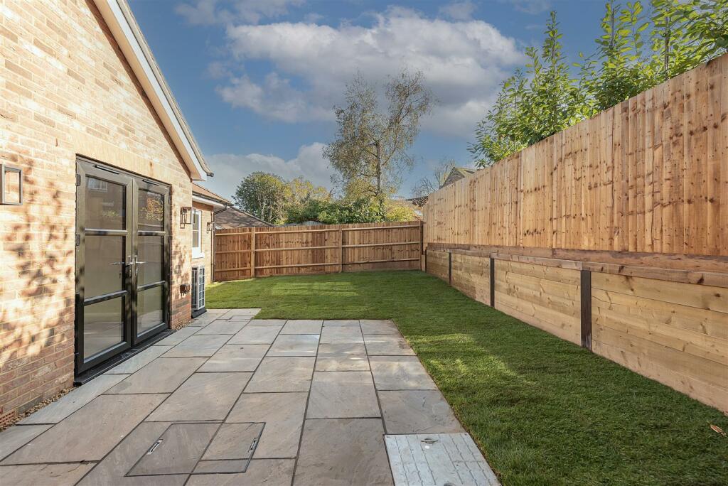 Additional image 10 of Moreton End Lane, Harpenden