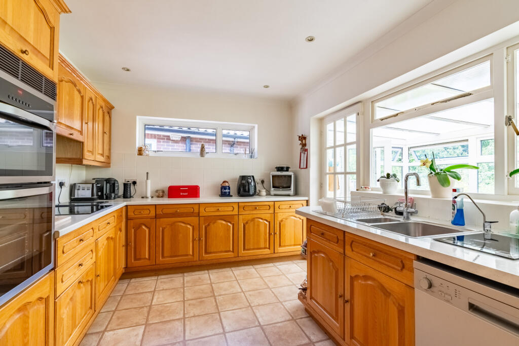 Additional image 7 of Walkers Close, Harpenden, Hertfordshire, AL5