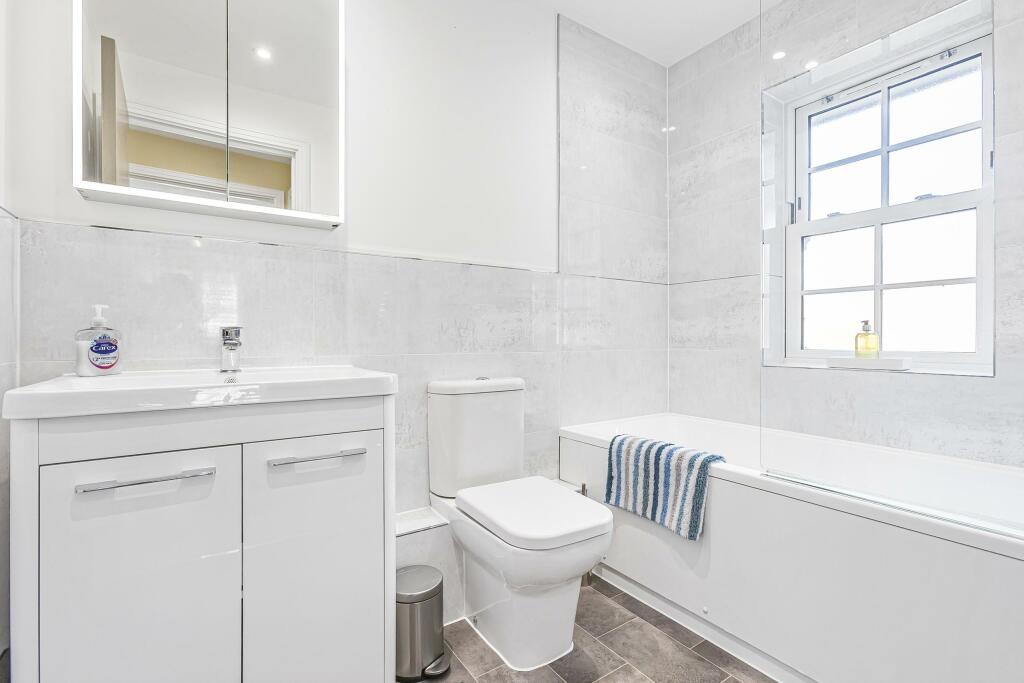 Additional image 19 of Lake View, Frogmore, AL2