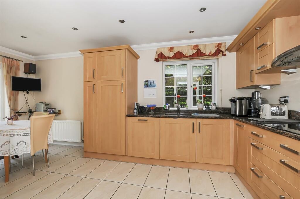 Additional image 16 of Jays Close, Bricket Wood, St. Albans