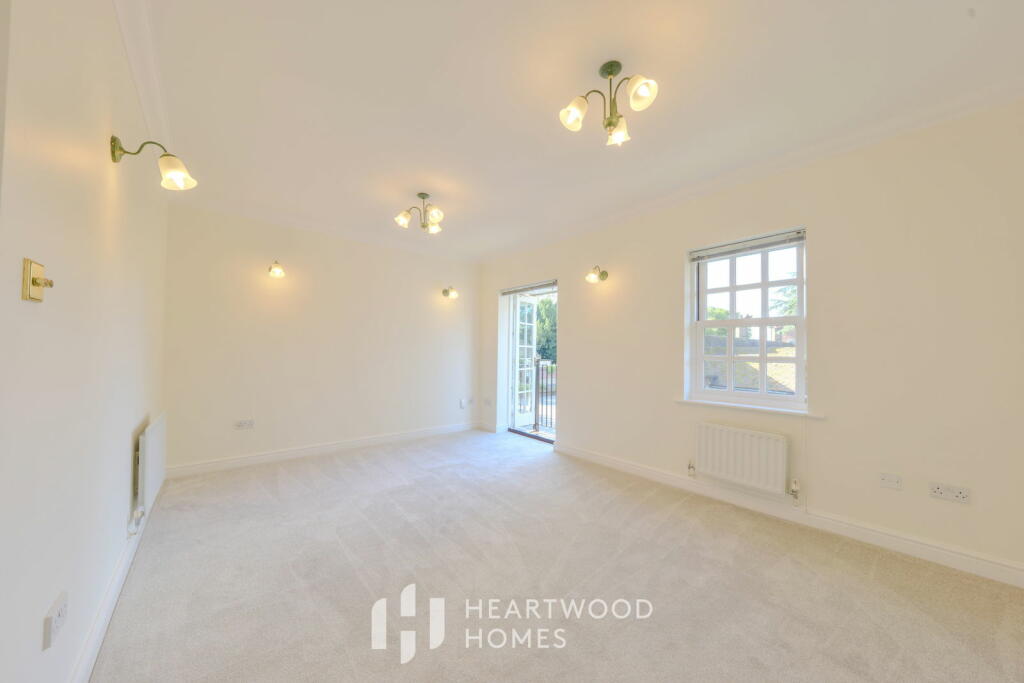 Additional image 9 of Town centre location