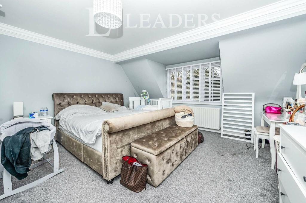 Additional image 6 of Avenue Road