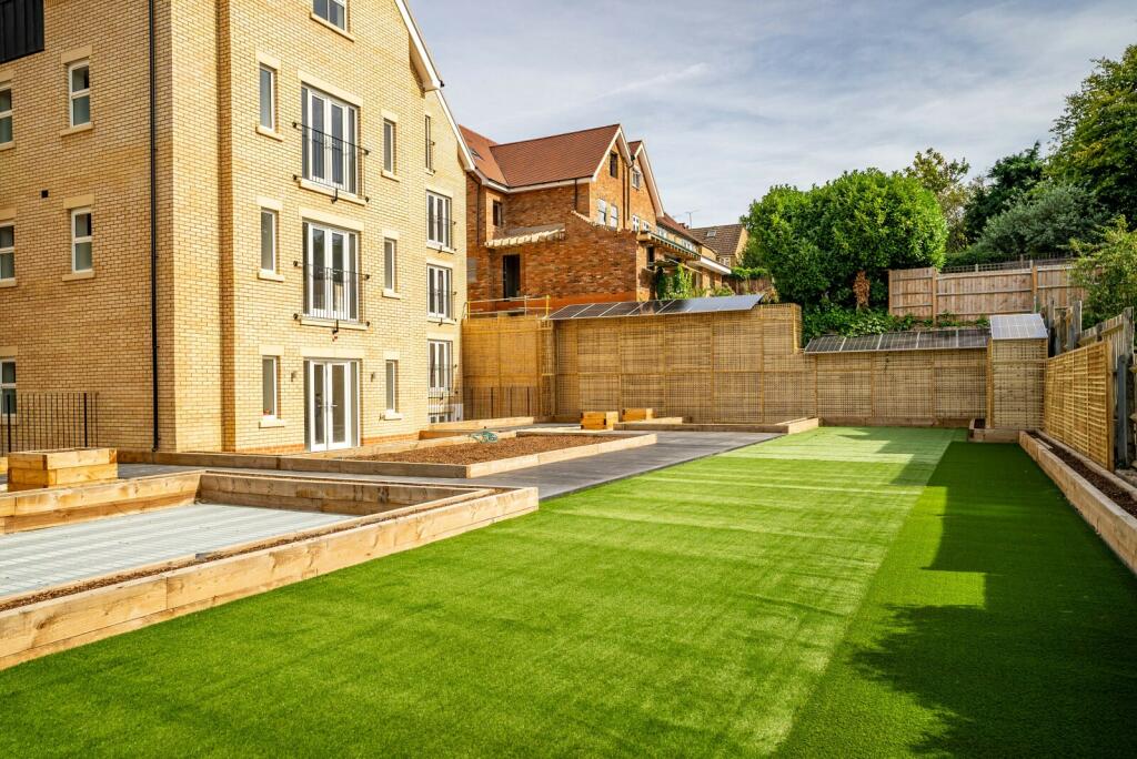 Additional image 7 of Bloomfield Road, Harpenden, Hertfordshire, AL5