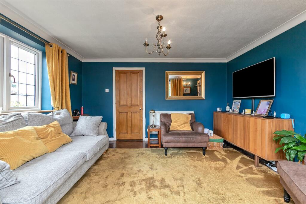 Additional image 7 of Roe Green Close, Hatfield