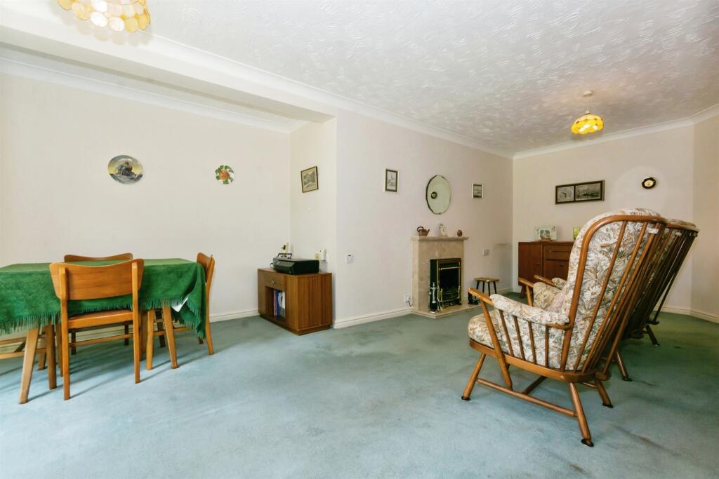 Additional image 4 of Stratford Road, Hall Green, Birmingham