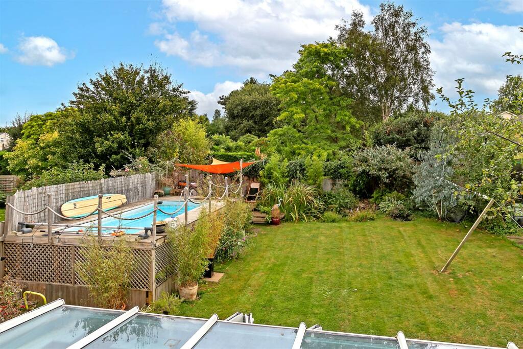 Additional image 26 of Roe Green Close, Hatfield