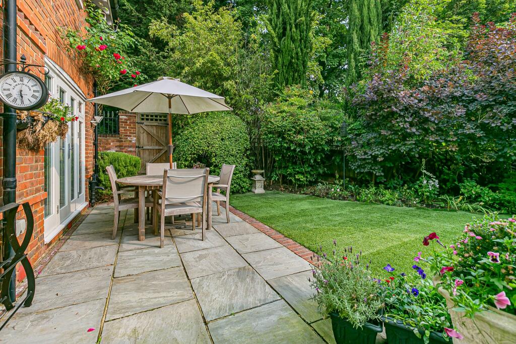 Additional image 22 of The Courtyard, Bedwell Park, Essendon, AL9