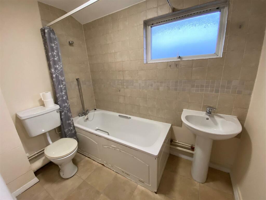 Additional image 3 of 2 Bedroom Flat