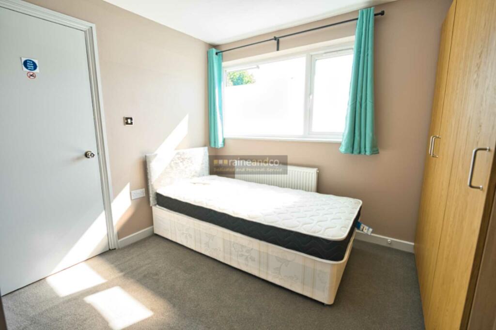 Additional image 8 of Bishops Rise, Hatfield