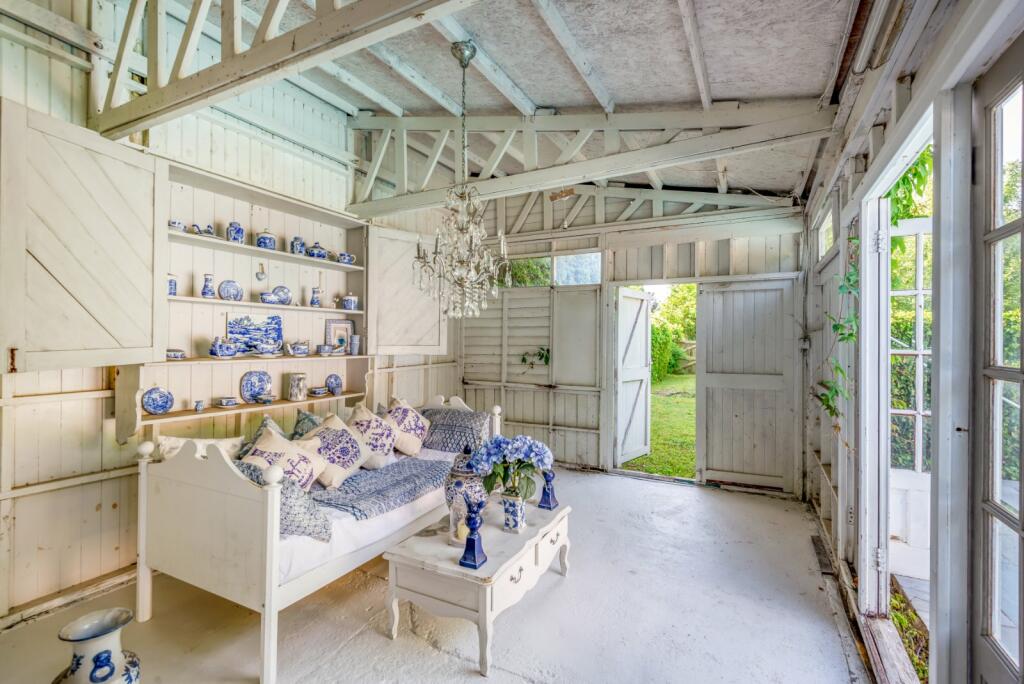 Additional image 12 of Sandridgebury Lane, Sandridgebury, St. Albans, Hertfordshire