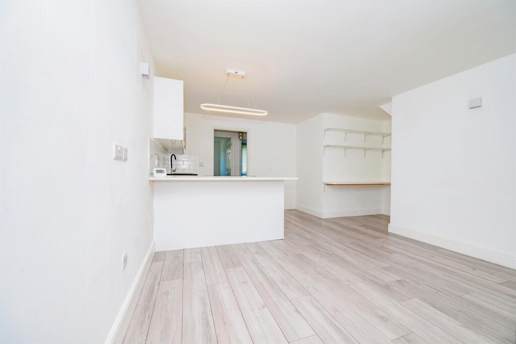 Additional image 14 of Kennedy Close, London Colney, St. Albans