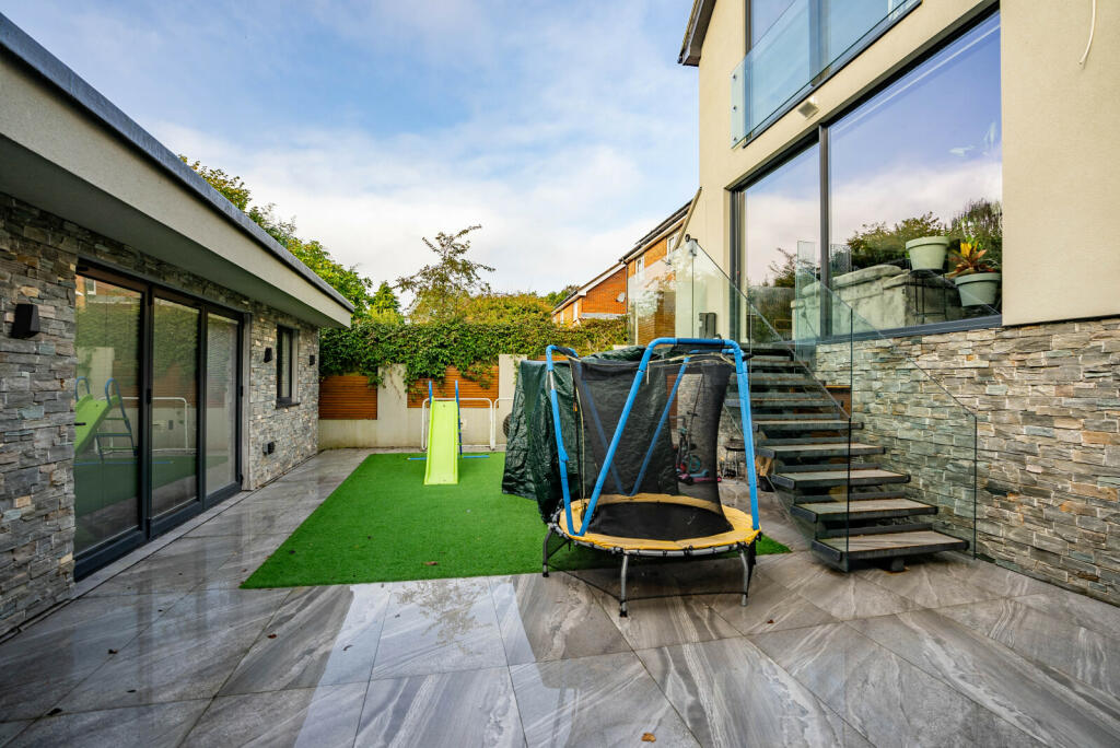 Additional image 25 of Nimrod Close, St. Albans, Hertfordshire, AL4