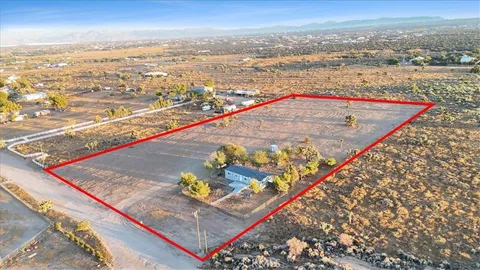 8969 Hollister Road, Phelan, CA 92371