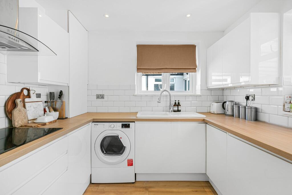 Additional image 8 of Pooleys Lane, Welham Green, AL9