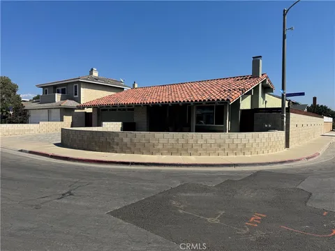 21212 Strathmoor Lane, Huntington Beach, CA 92646