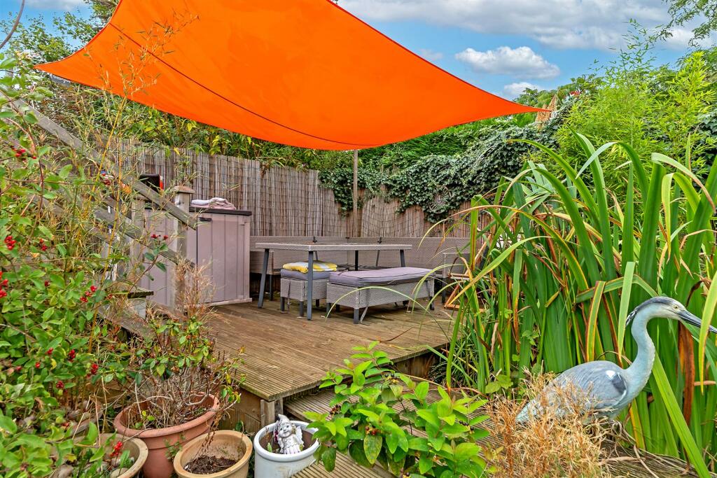 Additional image 36 of Roe Green Close, Hatfield