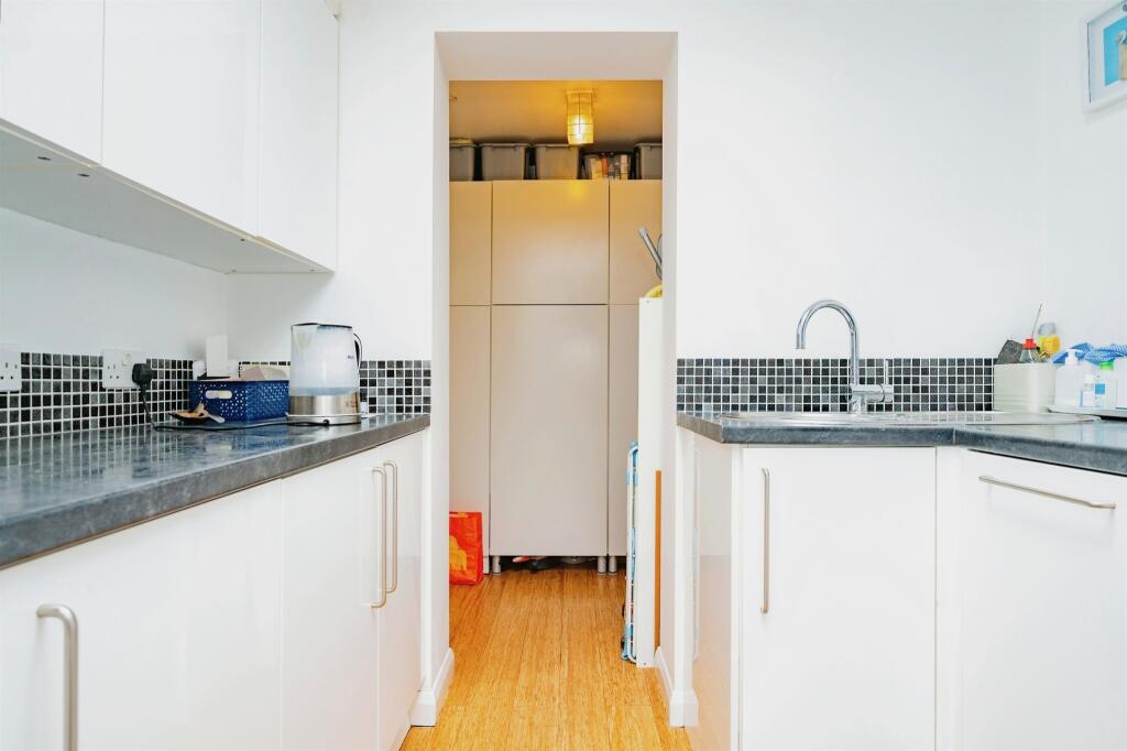 Additional image 6 of Harvey Road, London Colney, St. Albans