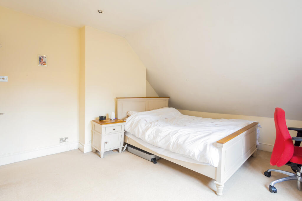 Additional image 9 of Carlton Road, Harpenden, AL5