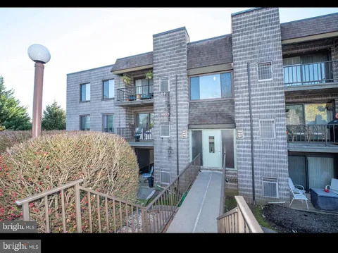 Primary image of 157 Sunbury Ct, Southampton, PA 18966