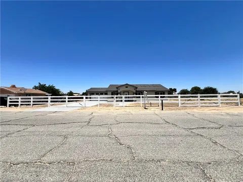 17205 Schollview Ave, Palmdale, CA 93591