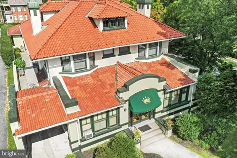 1049 E King Street, Lancaster, PA 17602