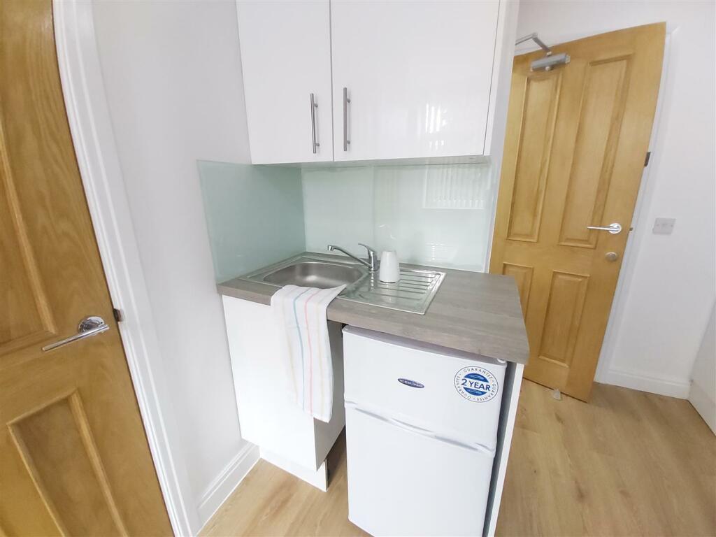 Additional image 4 of Dale road