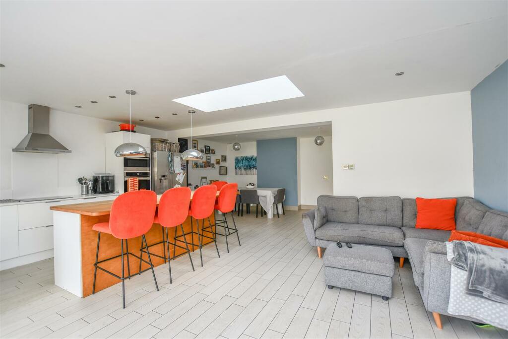 Additional image 14 of Collyer Road, London Colney