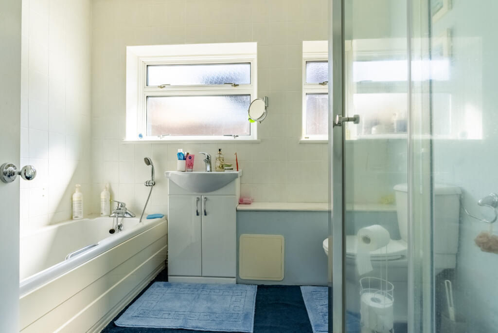 Additional image 11 of Walkers Close, Harpenden, Hertfordshire, AL5