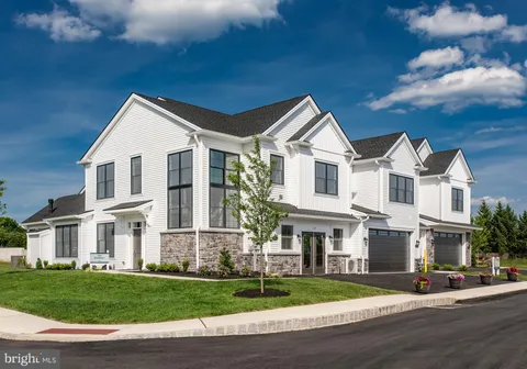 001 McNaney Farm Dr, Chalfont, PA 18914