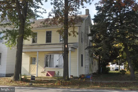 143 Main Street N, Berrysburg, PA 17005