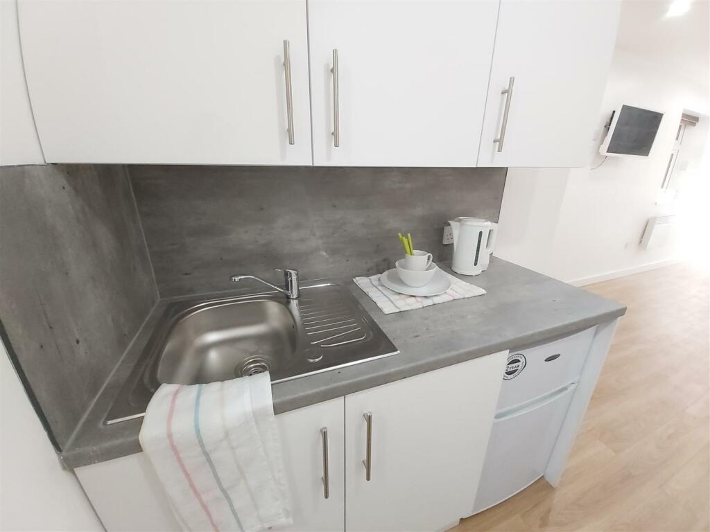 Additional image 4 of Dale road