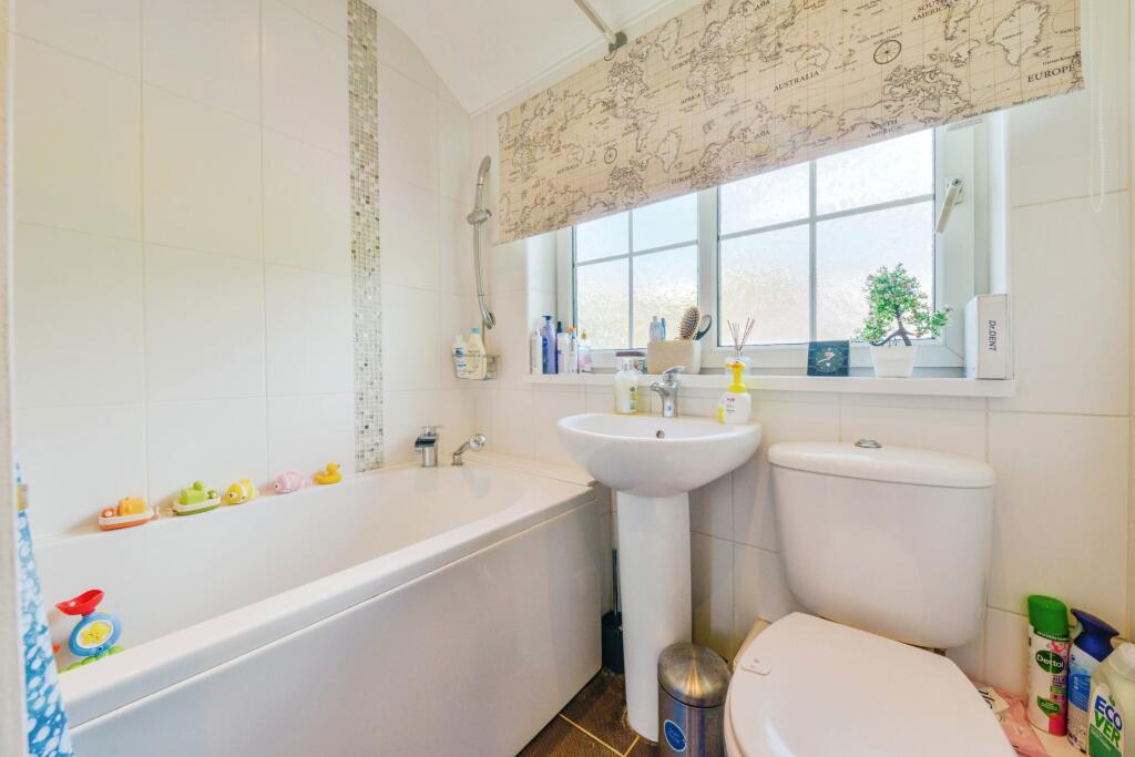 Additional image 16 of Walnut Grove, Welwyn Garden City, AL7