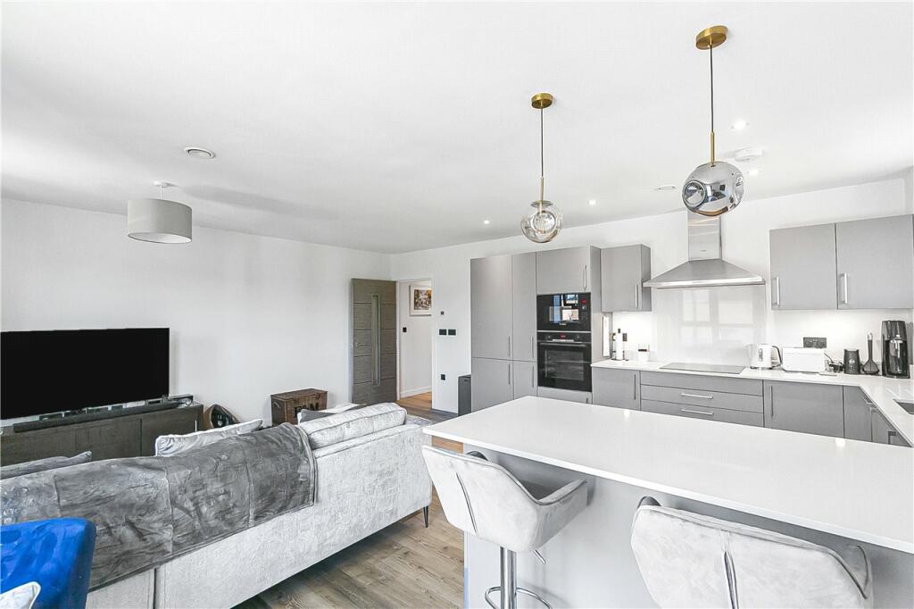 Additional image 9 of Great North Road, Hatfield, Hertfordshire, AL9