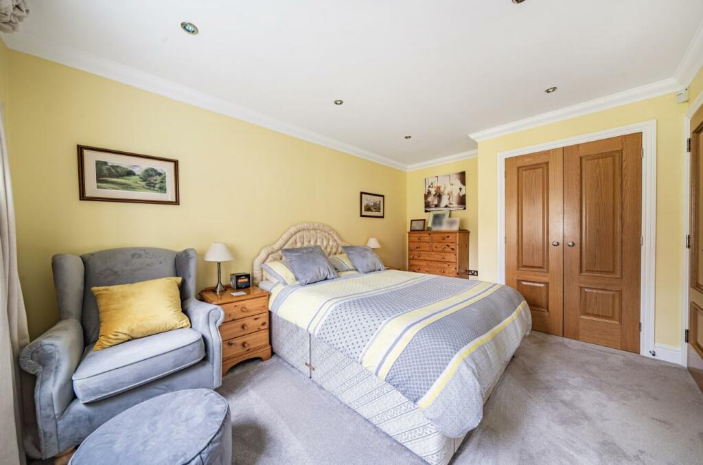 Additional image 9 of Essendon