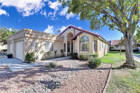 19053 Elm Drive, Apple Valley, CA 92308