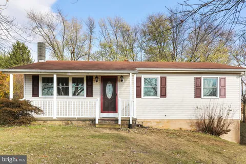 Primary image of 308 Pine Drive Extension, Fayetteville, PA 17222
