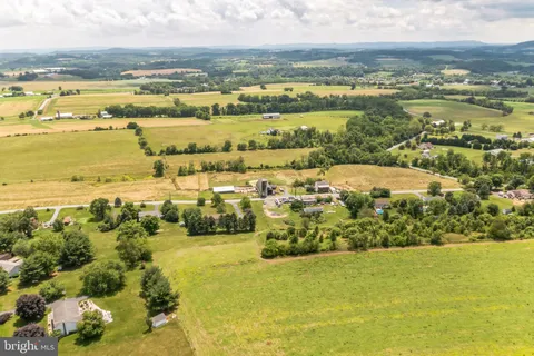 551 N End Road, Mohrsville, PA 19541