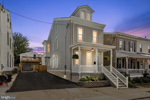 4327 Freeland Avenue, Philadelphia, PA 19128