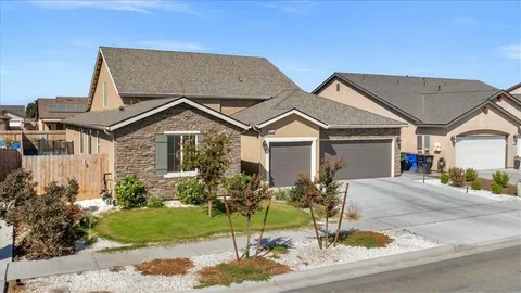 1936 S Red Rock Drive, Hanford, CA 93230