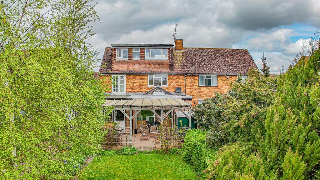 Additional image 43 of Collyer Road, London Colney, AL2